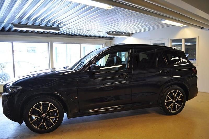 Begagnad BMW X3 M Sport 292 HK (214 kW) 2023 Safirsvart metallic SUV