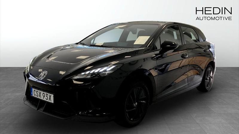 Svart (black) Begagnad 2023 MG MG4 EV Halvkombi | 259 900 kr - Bild 1/4