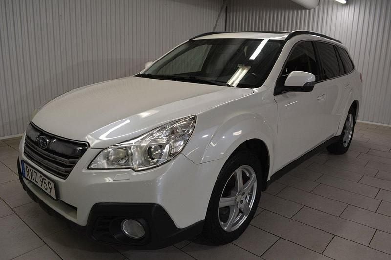Vit Begagnad 2014 Subaru Outback SUV | 114 000 kr (Marknadspris) - Bild 1/3