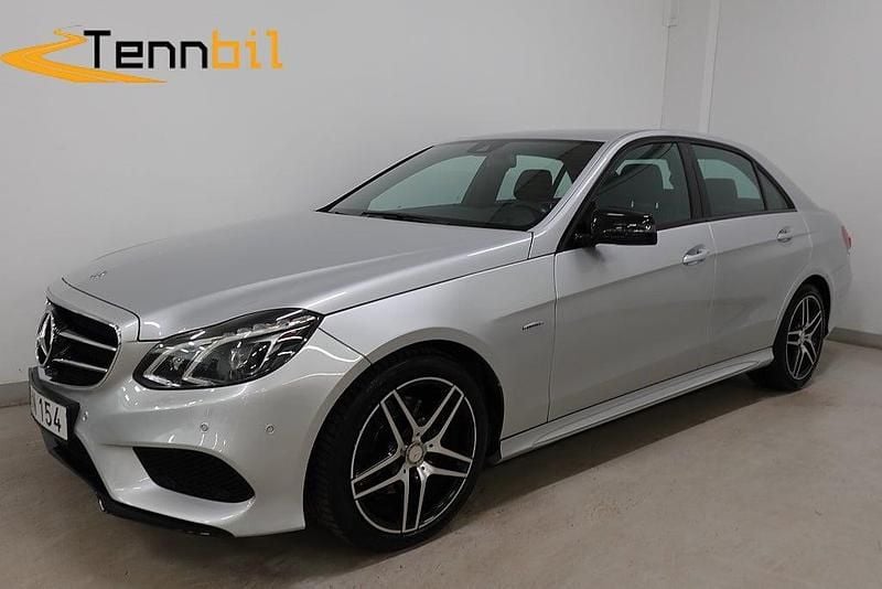 Silver Begagnad 2015 Mercedes E220 Sport Edition Sedan | 209 900 kr (Bra pris) - Bild 1/4