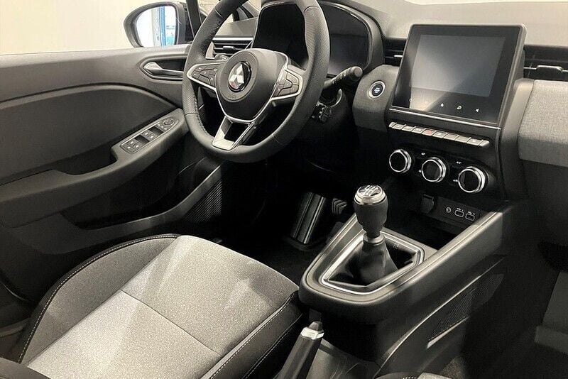 Begagnad Mitsubishi Colt Invite 92 HK (67 kW) 2024 Vit Halvkombi