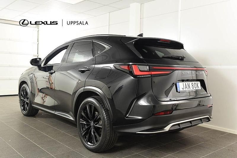 Begagnad Lexus NX450h+ Sport Line 309 HK (227 kW) 2023 Svart SUV