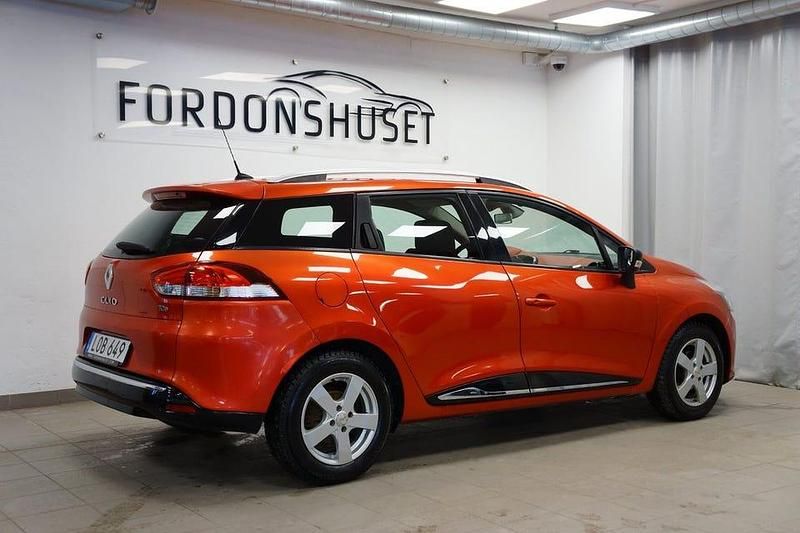 Begagnad Renault Clio IV 90 HK (66 kW) 2013 Röd Kombi