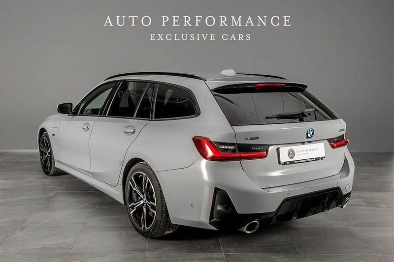 Begagnad BMW 330e M Sport 292 HK (214 kW) 2023 Grå Kombi
