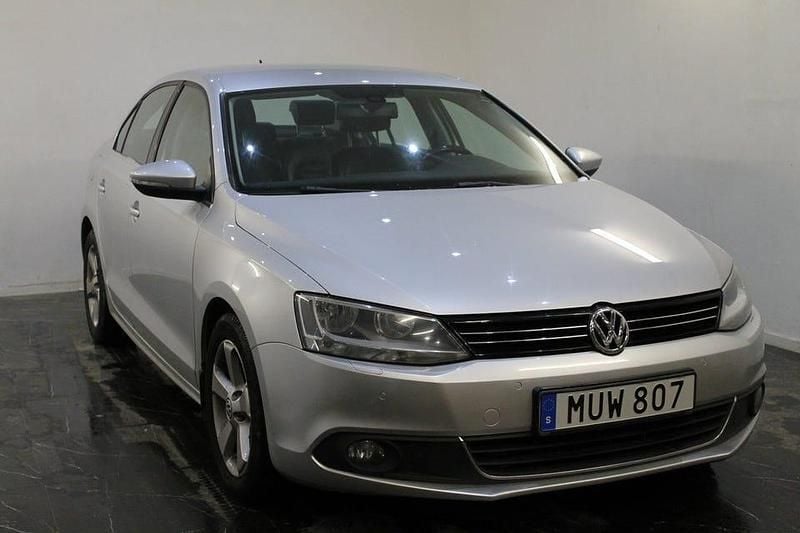 Begagnad VW Jetta GT 105 HK (77 kW) 2011 Silver Sedan