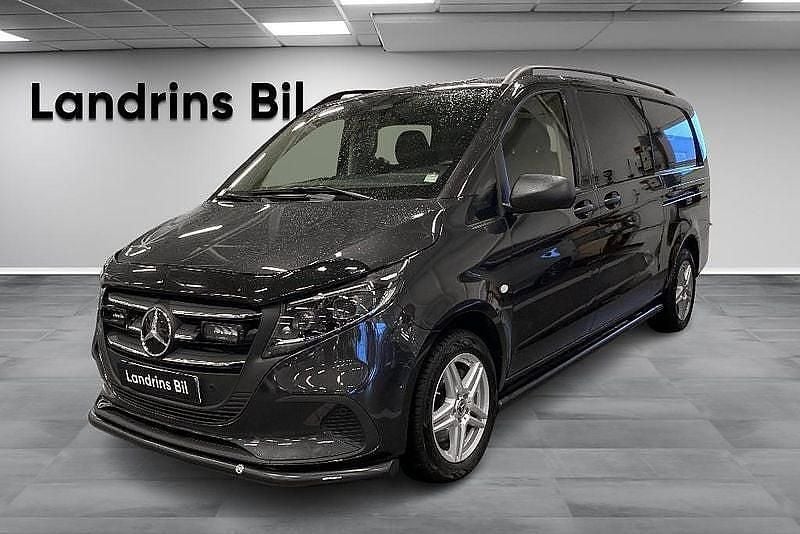 Grå Begagnad 2025 Mercedes Vito Van | 823 750 kr - Bild 1/4