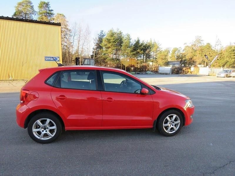 Begagnad VW Polo 86 HK (63 kW) 2014 Röd