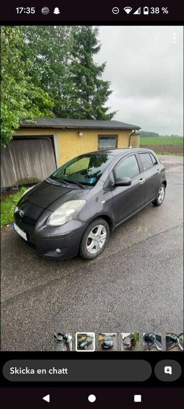 Grå Begagnad 2011 Toyota Yaris Halvkombi | 30 000 kr (Bra pris) - Bild 1/4