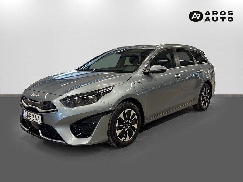 Grå Begagnad 2022 Kia Ceed Sportswagon Advance Kombi | 239 900 kr (Marknadspris) - Bild 1/4