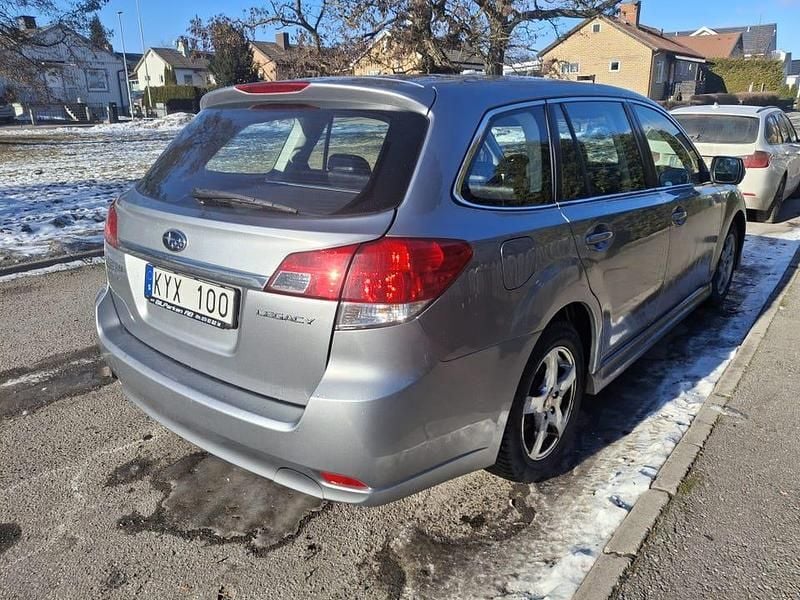 Begagnad Subaru Legacy 167 HK (122 kW) 2010 Kombi