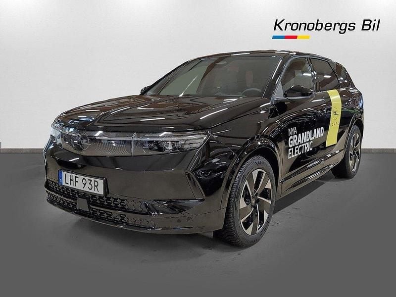 Svart Begagnad 2025 Opel Grandland Electric SUV | 529 500 kr (Marknadspris) - Bild 1/4