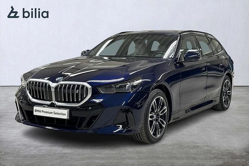 Begagnad BMW i5 M Sport 289 kW (394 HK) 2026 Blå Kombi