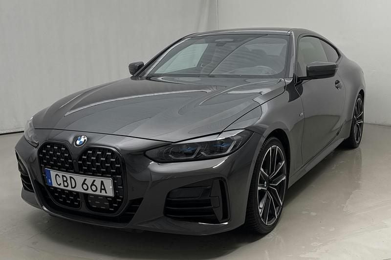 Grå Begagnad 2023 BMW M440 M Sport Sedan | 530 000 kr - Bild 1/4