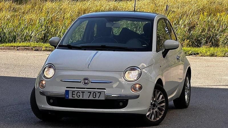 Vit Begagnad 2014 Fiat 500 Lounge Halvkombi | 69 900 kr (Marknadspris) - Bild 1/4