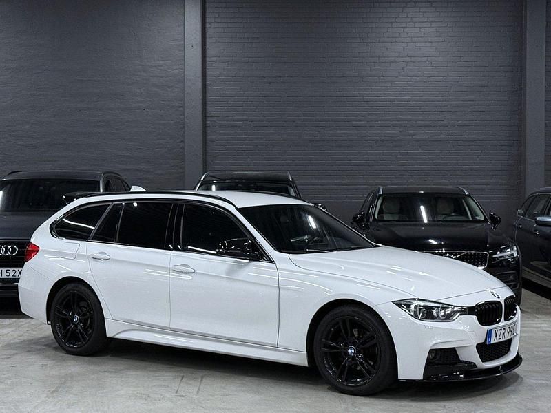 Vit Begagnad 2019 BMW 320 M Sport Kombi | 219 900 kr (Marknadspris) - Bild 1/4