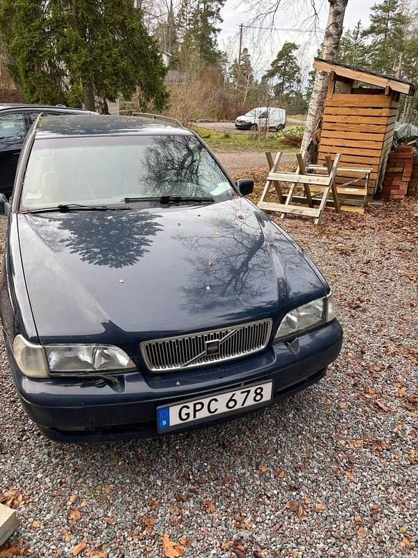 Begagnad 1998 Volvo V70 Kombi | 10 000 kr (Superpris) - Bild 1/4