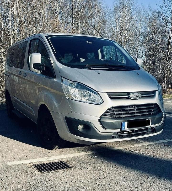 Grå Begagnad 2015 Ford Tourneo Custom Van | 125 000 kr (Superpris) - Bild 1/4