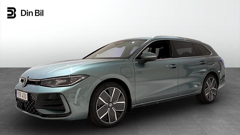 Ny VW Passat 2026 Grön Kombi