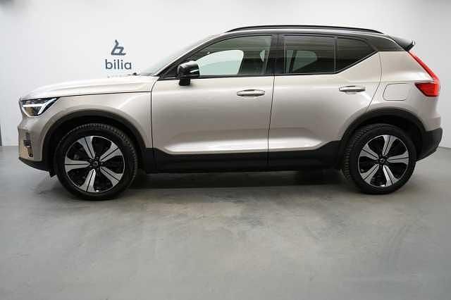 Begagnad Volvo XC40 Plus 185 kW (252 HK) 2022 Ljusgrå SUV