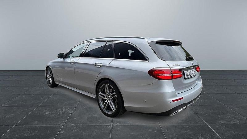 Begagnad Mercedes E220 AMG line 195 HK (143 kW) 2019 Silver Kombi