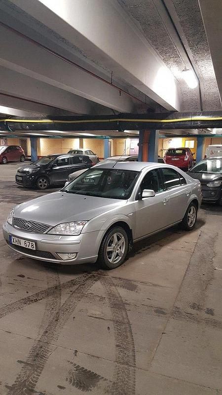 Silver Begagnad 2006 Ford Mondeo Titanium X Halvkombi | 27 000 kr (Marknadspris) - Bild 1/4