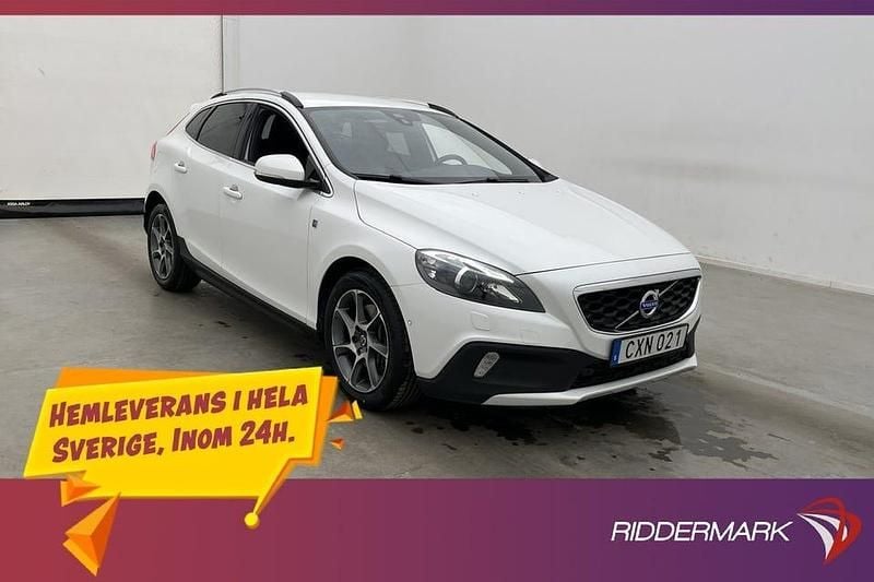 Vit Begagnad 2015 Volvo V40 CC Ocean Race Kombi | 188 800 kr - Bild 1/3