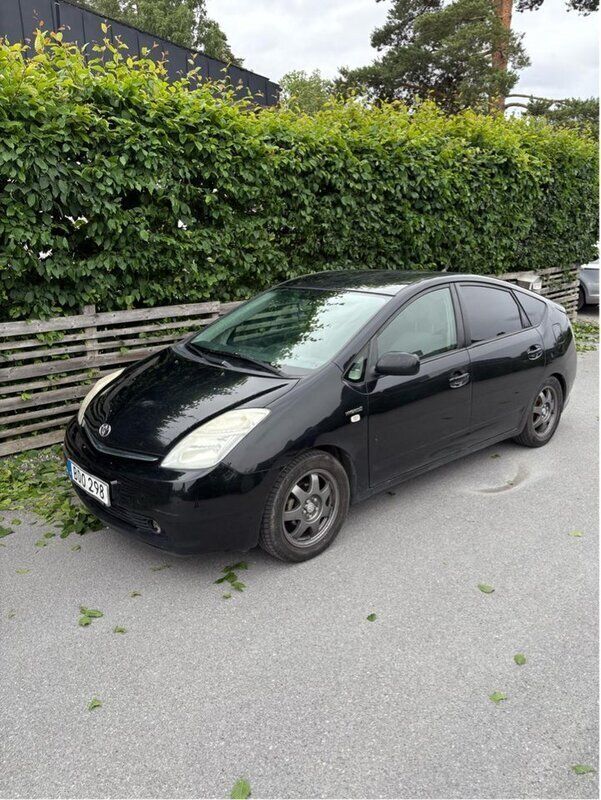 Svart Begagnad 2008 Toyota Prius Halvkombi | 49 500 kr (Marknadspris) - Bild 1/4