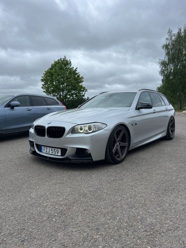 Begagnad 2013 BMW 520 M Sport Kombi | 139 500 kr (Dyr) - Bild 1/4