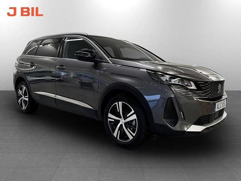 Grå Begagnad 2024 Peugeot 5008 GTi SUV | 319 900 kr (Marknadspris) - Bild 1/3