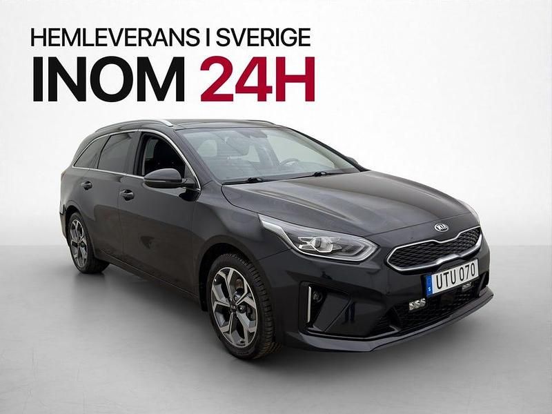 Begagnad Kia Ceed Plus 141 HK (103 kW) 2020 Svart Halvkombi