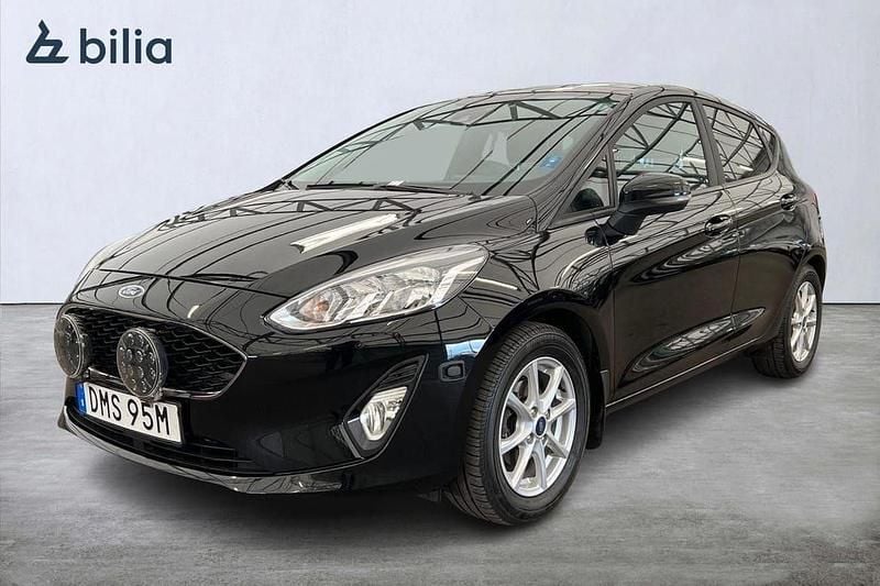 Svart Begagnad 2019 Ford Fiesta Trend Halvkombi | 119 000 kr (Marknadspris) - Bild 1/3