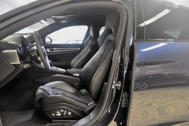 Begagnad Porsche Panamera GTS 460 HK (338 kW) 2019 Blå Sedan