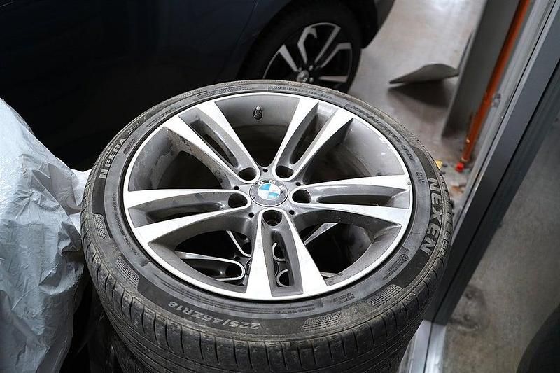 Begagnad BMW 320 Sport Line 184 HK (135 kW) 2014 Svartmetallic Kombi