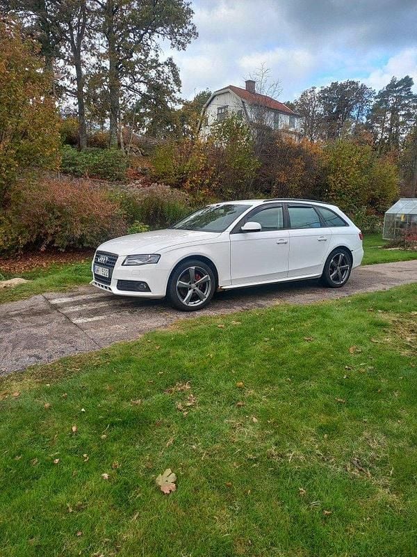 Vit Begagnad 2011 Audi A4 Kombi | 45 000 kr - Bild 1/4