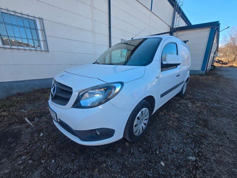 Vit Begagnad 2019 Mercedes Citan 109 Van | 99 900 kr (Marknadspris) - Bild 1/4