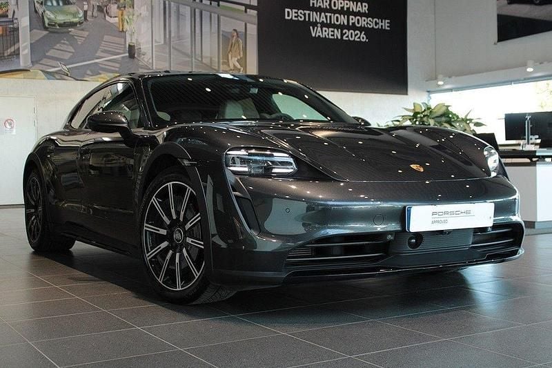 Mörkgrå Begagnad 2021 Porsche Taycan 4S Cross Turismo Sedan | 795 000 kr (Marknadspris) - Bild 1/4