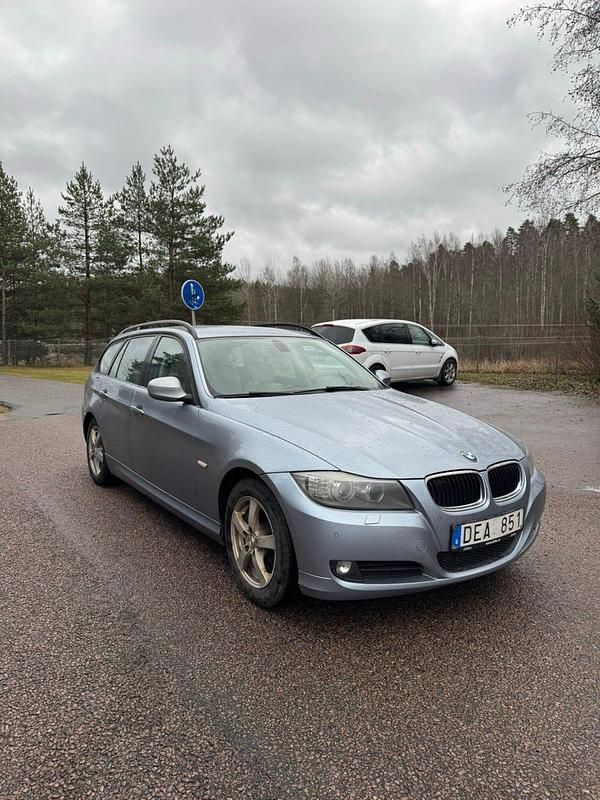 Begagnad BMW 320 177 HK (130 kW) 2010 Kombi
