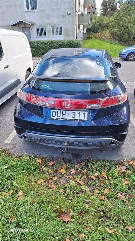 Blå Begagnad 2008 Honda Civic Sport Halvkombi | 31 000 kr (Bra pris) - Bild 1/4
