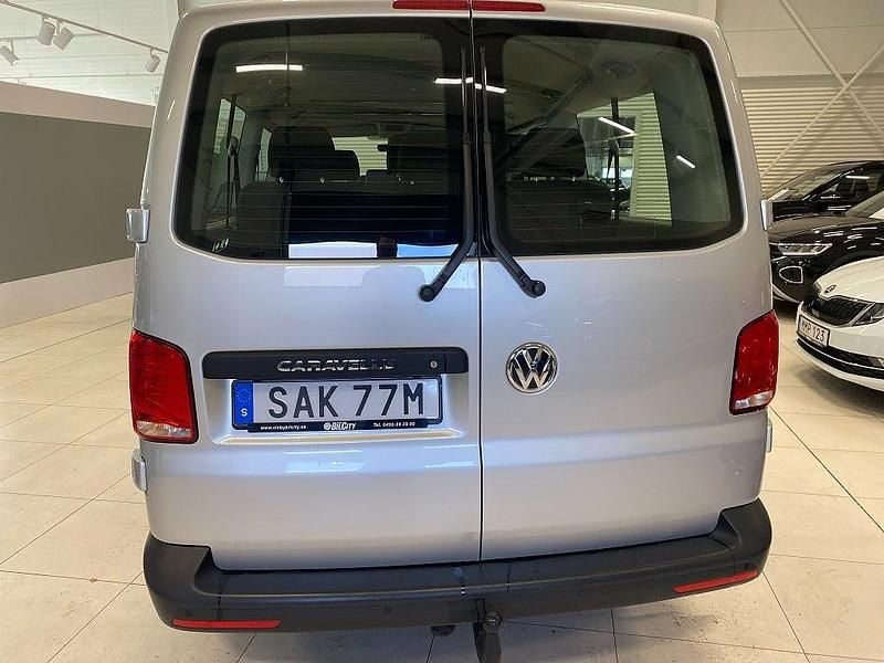 Begagnad VW Caravelle Trendline 150 HK (110 kW) 2022 Silver Minibuss