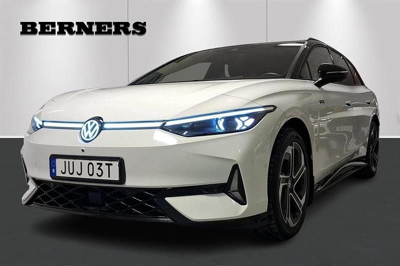 Vit Begagnad 2025 VW ID.7 GTX Kombi | 579 900 kr (Marknadspris) - Bild 1/4
