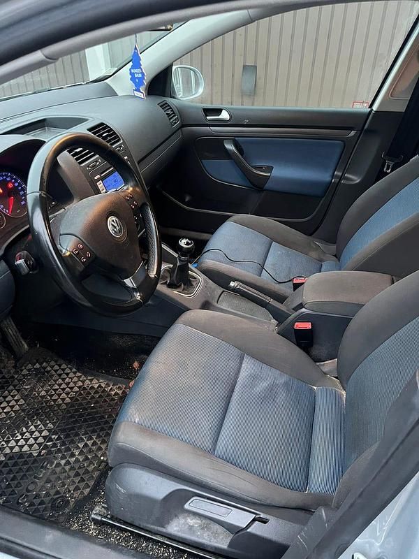 Begagnad VW Golf V 102 HK (75 kW) 2007