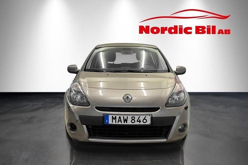Begagnad Renault Clio R.S. 75 HK (55 kW) 2012 Ljusbrun (brun) Halvkombi