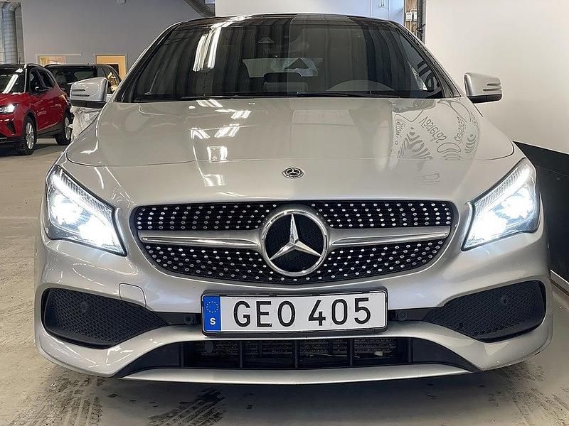 Begagnad Mercedes CLA200 Shooting Brake 136 HK (100 kW) 2018 Silver Kombi