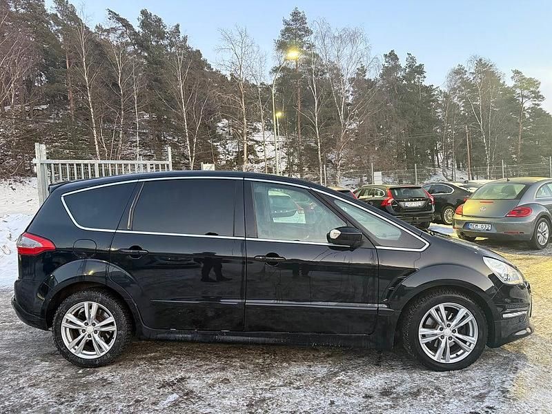 Begagnad Ford S-MAX Sport 163 HK (119 kW) 2011 Svart Minibuss