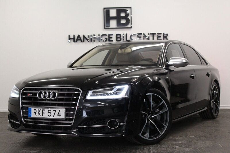 Svart Begagnad 2015 Audi S8 Sedan | 369 900 kr - Bild 1/4