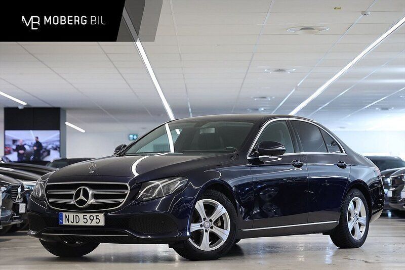 Mörkblå Begagnad 2016 Mercedes E220 Avantgarde Sedan | 209 900 kr (Bra pris) - Bild 1/3