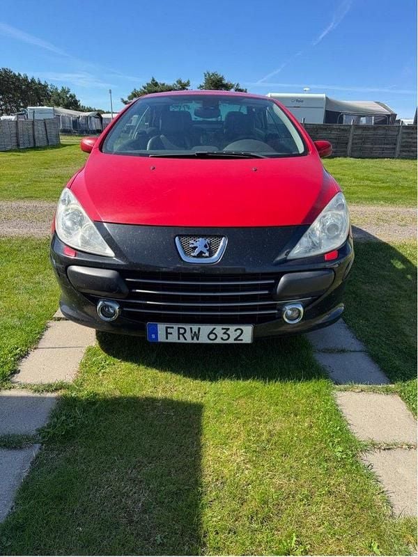 Röd Begagnad 2007 Peugeot 307 CC Cab | 29 500 kr (Marknadspris) - Bild 1/4
