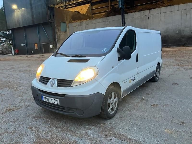 Begagnad 2011 Renault Trafic Minibuss | 46 000 kr (Marknadspris) - Bild 1/4