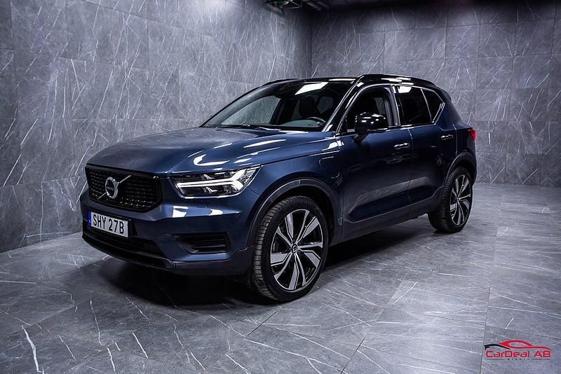 Begagnad Volvo XC40 R-Design 129 HK (94 kW) 2022 Mörkblå SUV