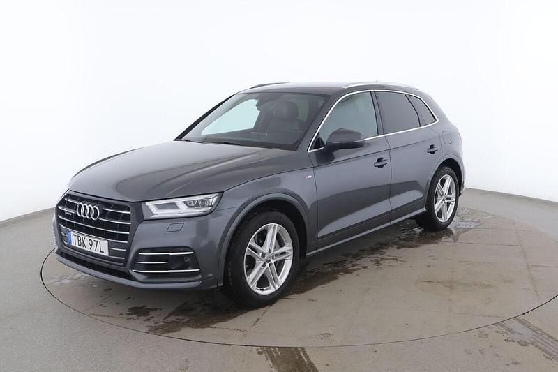 Grå Begagnad 2020 Audi Q5 S-Line SUV | 296 000 kr (Superpris) - Bild 1/3
